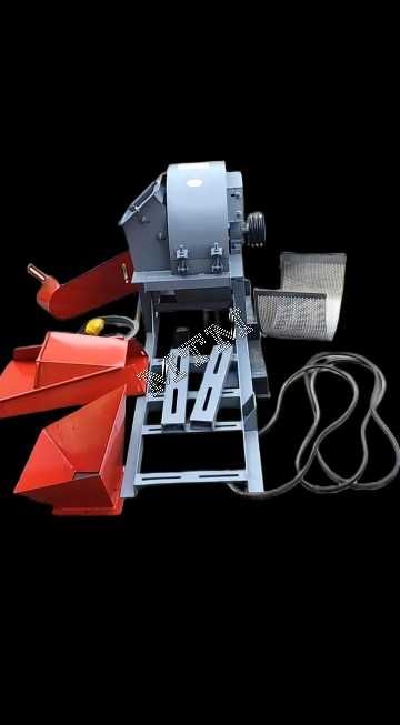 Kruszarka NA WOM do drewna pod Pelet, młyn do trocin, zrębek 30/37Kw