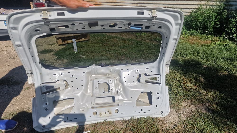 скло ляди skoda enyaq iv заднє скло на ляді