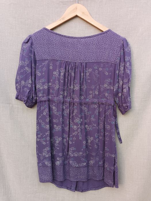 Blusa roxa manga curta