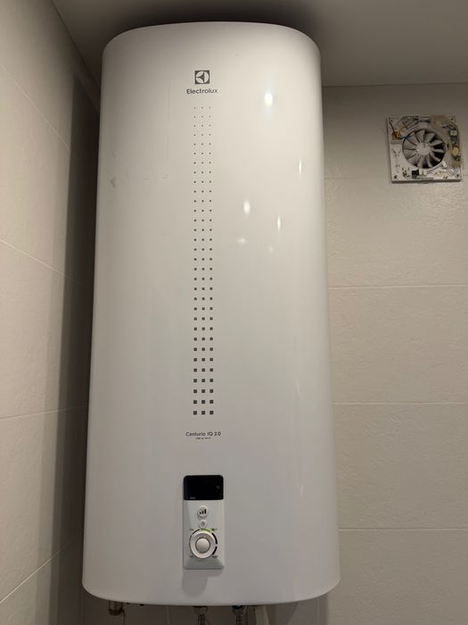 Бойлер Electrolux EWH50 Centurio потек бак нагрев и электроника ок