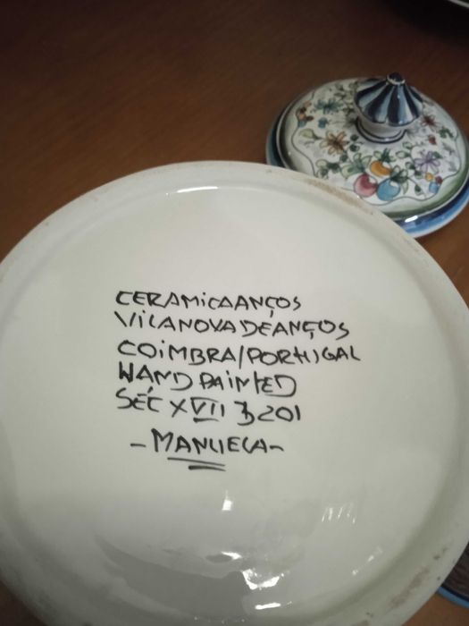 Potes pintados à mão