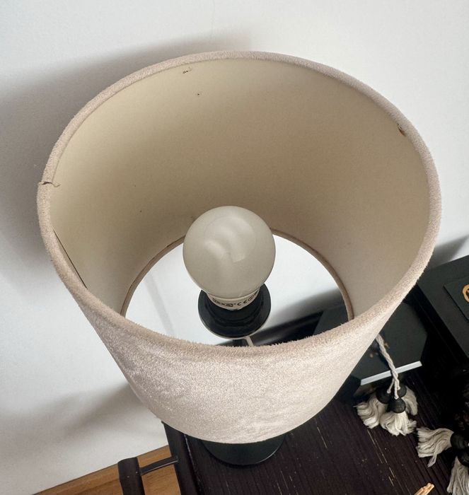Candeeiro de mesa de cabeceira com abat jour em veludo