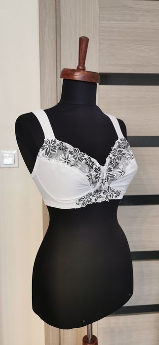 Nowy biustonosz BPC Selection 75 D miękki