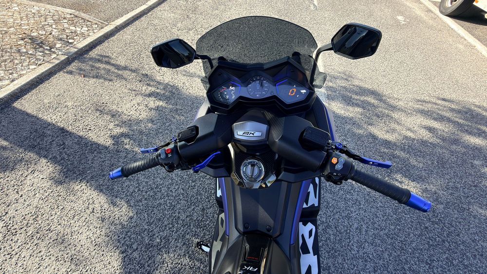 Vendo Kymco AK550 2022 Azul