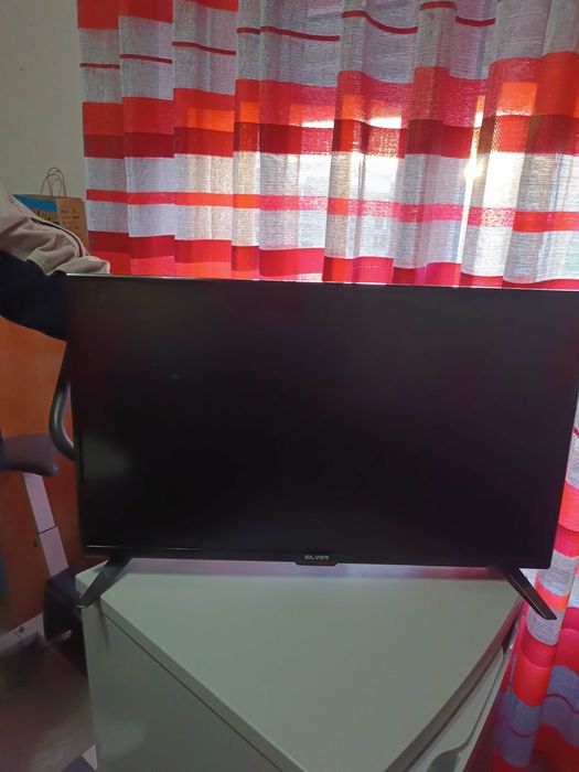 Smart TV Silver  Semi nova