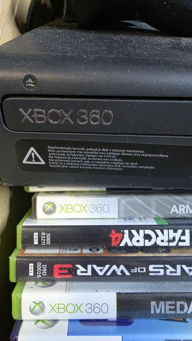 Konsola XBOX 360 + kinect