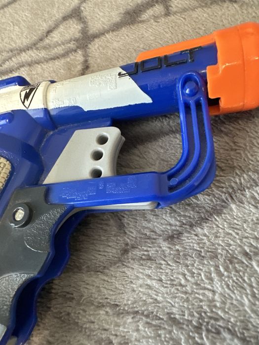 Маленький пістолет Nerf