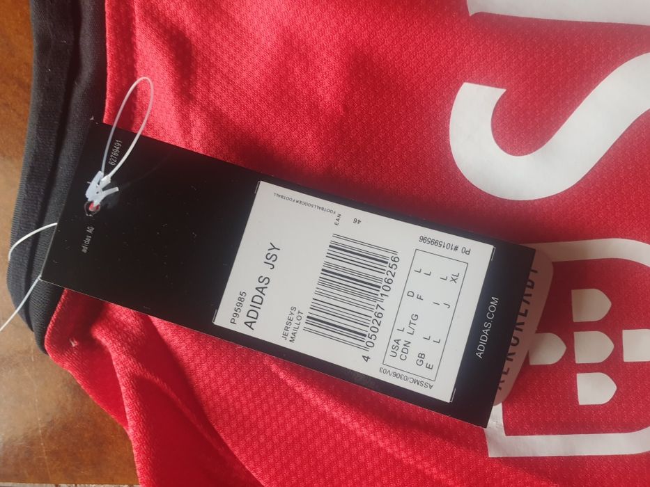 Camisola de futebol inspirada no Benfica M