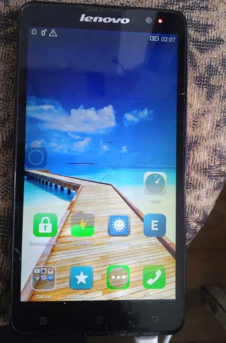 Продам рабочий мобильный телефон Lenovo S898t+  Golden