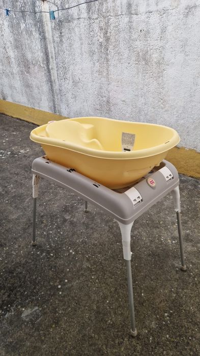 Banheira com suporta