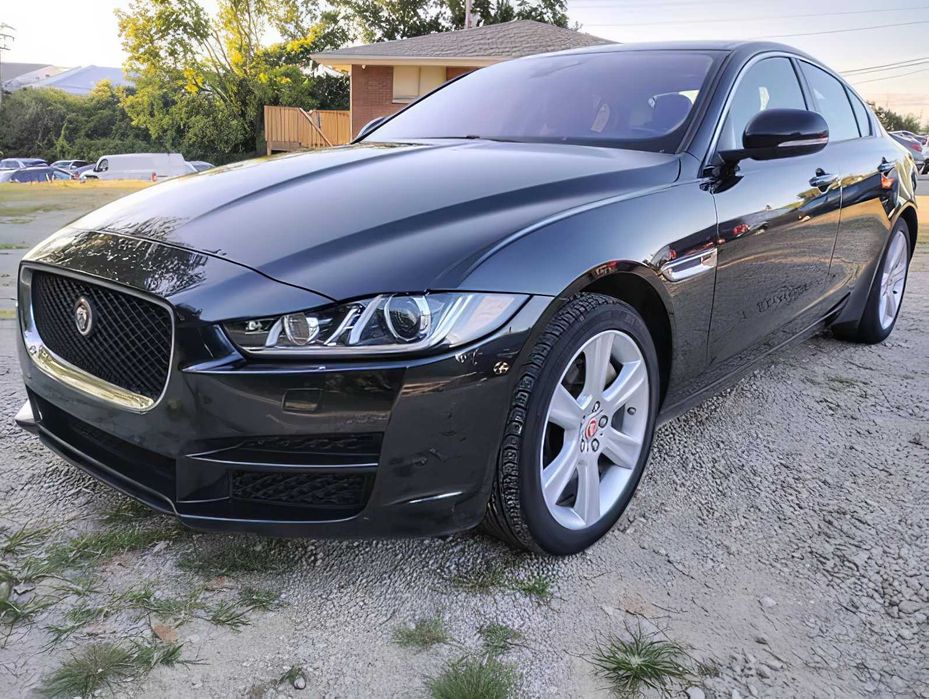 Jaguar XE      2018