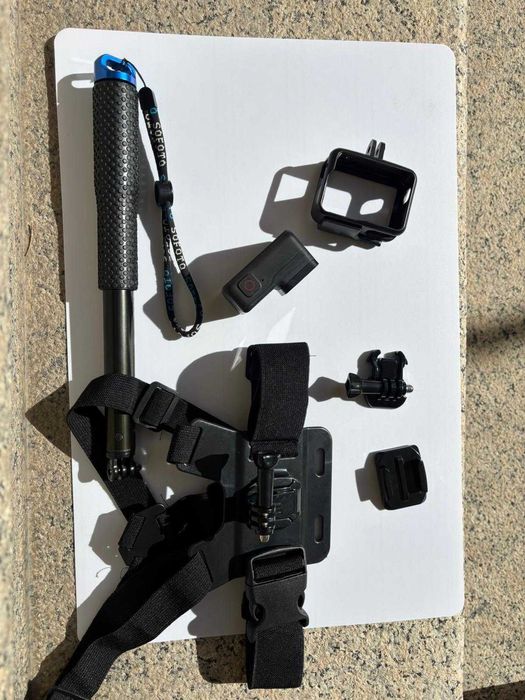 GoPro Hero 7 Black com vários acessórios