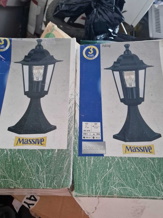 Dwie lampy plastikowe ogrodowe ogrodzenia do domu