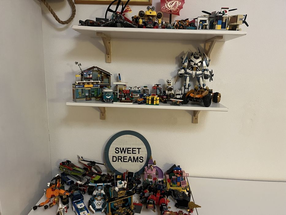 Legos usados com instrucoes