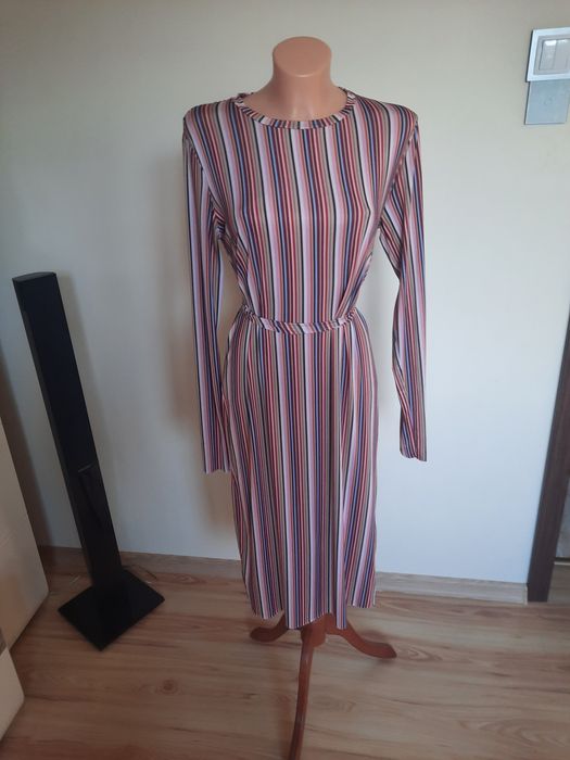 Sukienka midi w paski