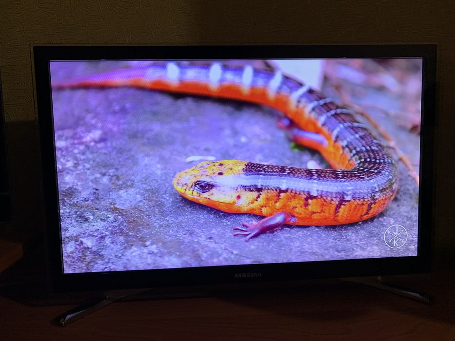 Телевизор Samsung 22 дюйма WIFI