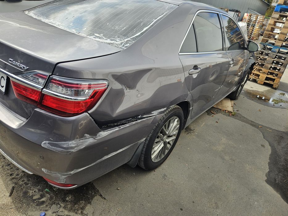 toyota camry 2.5 2017 року
