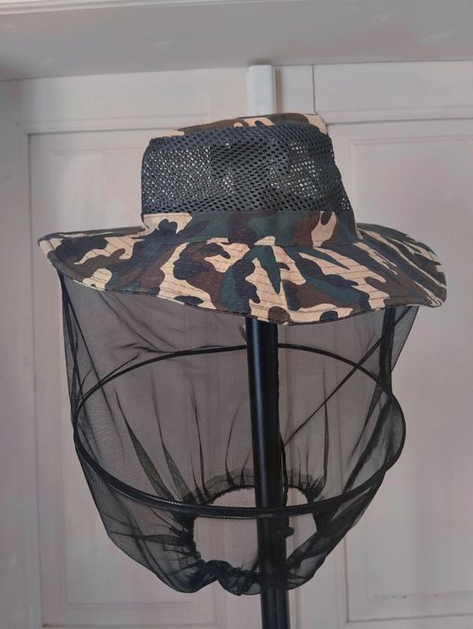 Новий капелюх з антимоскітною сіткою