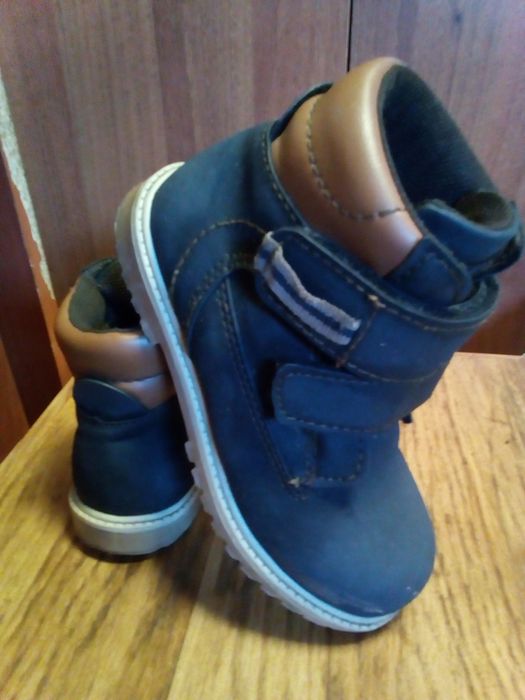 Продам отличные ботиночки на мальчика