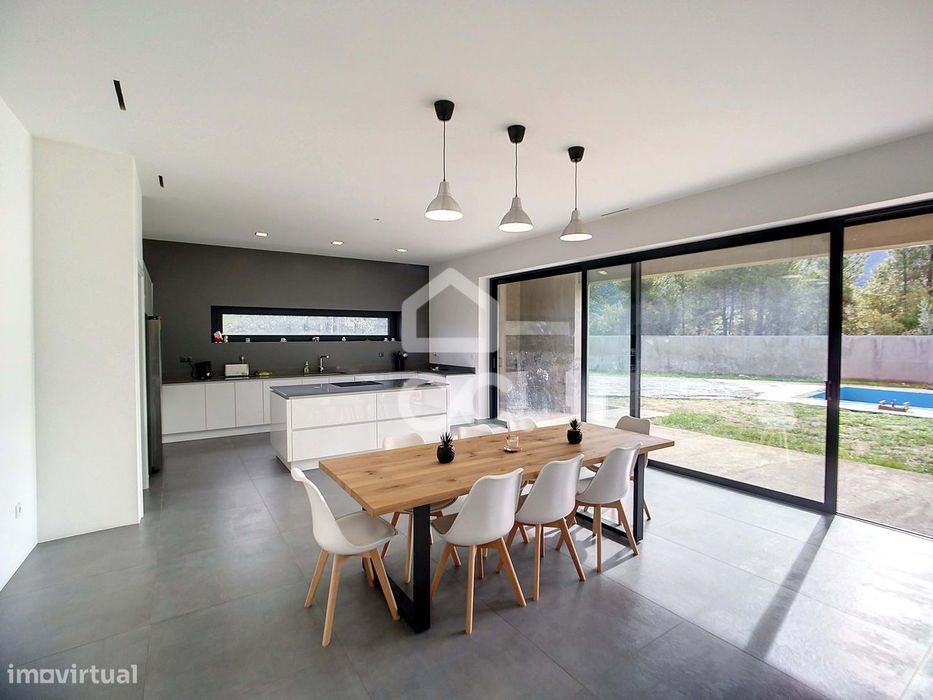 Moradia com Linhas Modernas