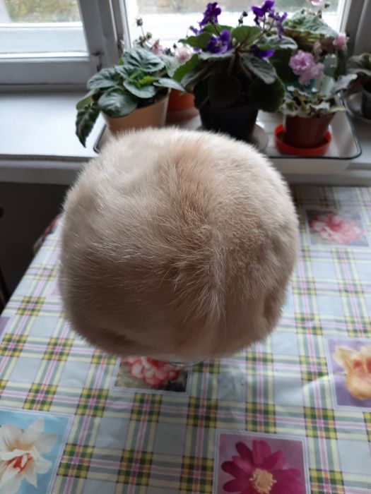 Шапка норковая женская 58го размера светлая