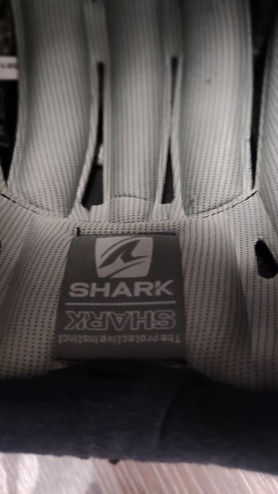 Шолом Shark Raw Soyouz