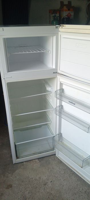 Продам холодильник Vestfrost