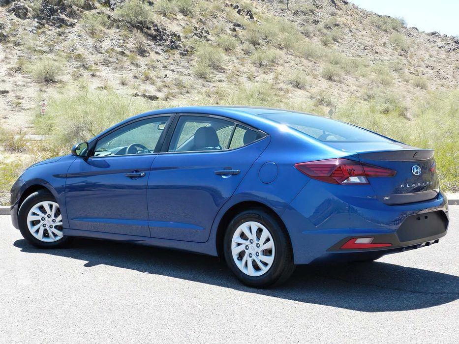 Hyundai Elantra SE      2019