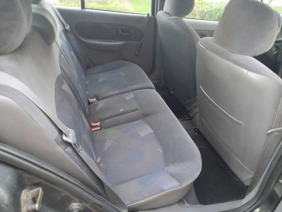 Renault Clio 1.2 com Direçao assistida  5lugares
