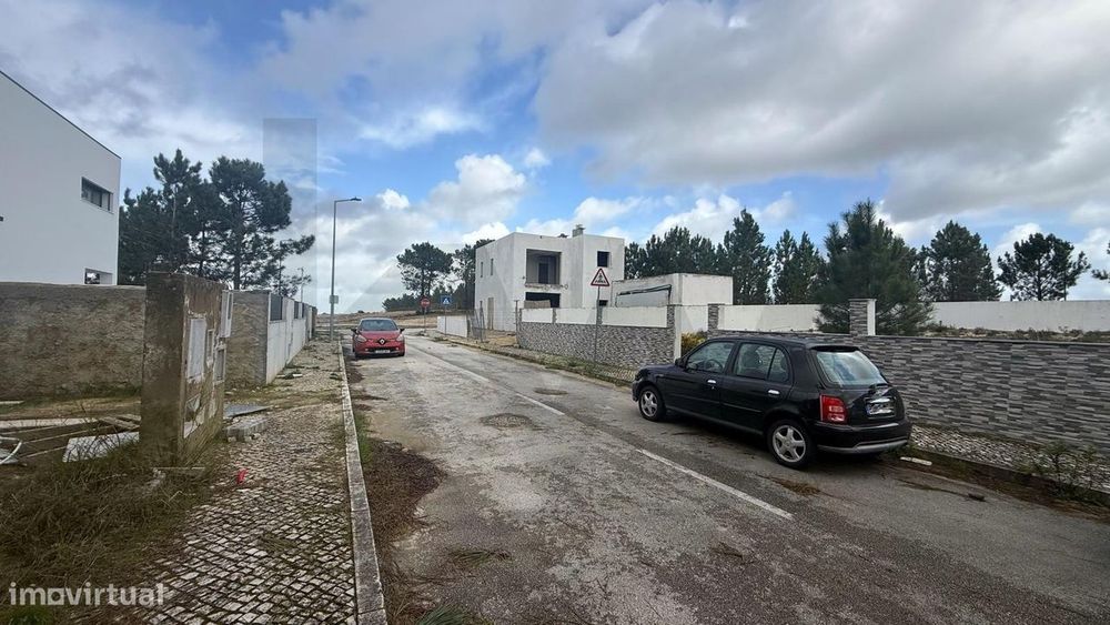 Terreno urbano inserido em loteamento – 641 m2 | Pinhal das Formas – Q