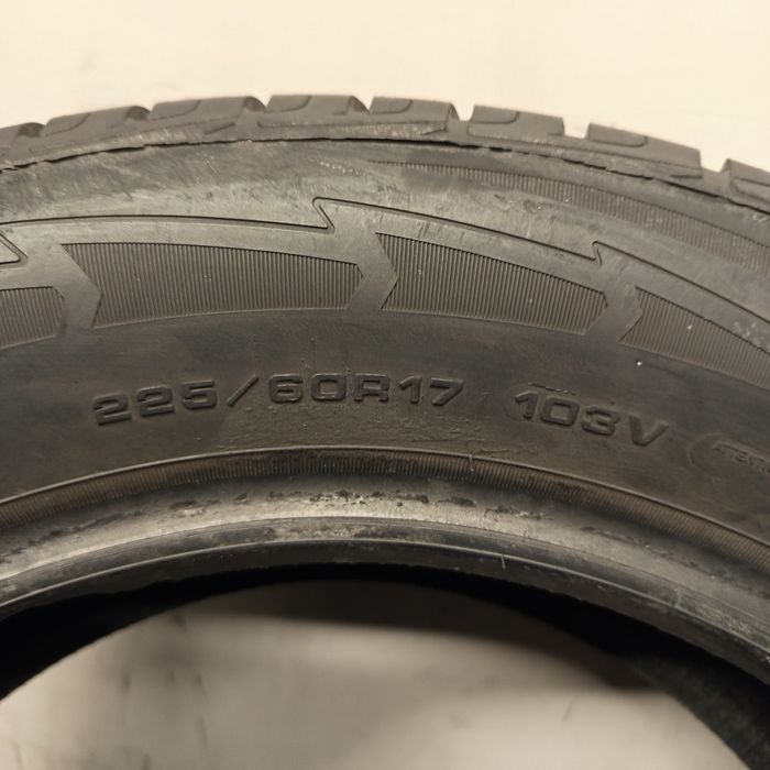 225/60R17 Goodyear Ultra Grip Performance