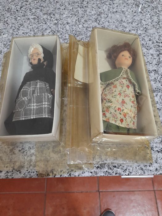 Bonecas de porcelana