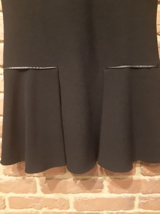 Czarna sukienka Mango M