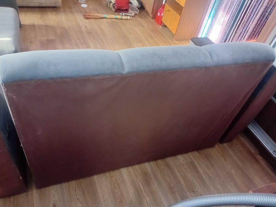 Продам гарний кутовий диван м.Кам'янське.