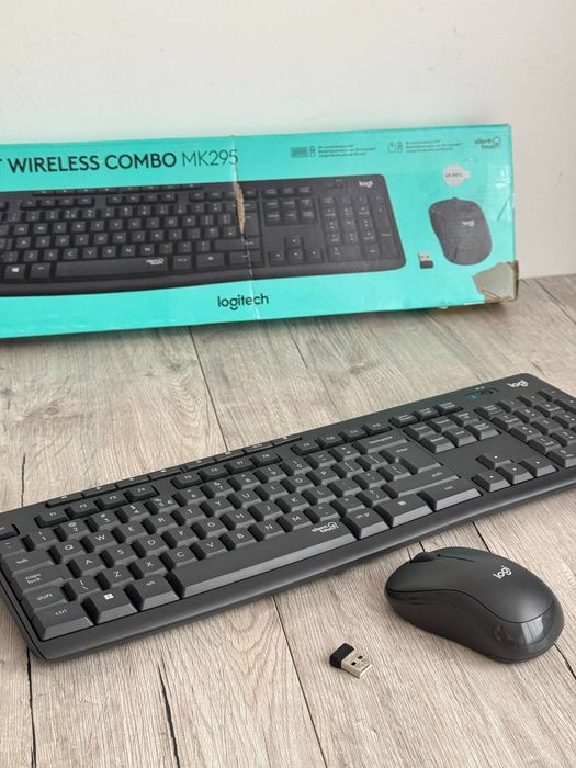 Комплект (клавіатура, миша) Logitech MK295 Wireless Combo Black NL