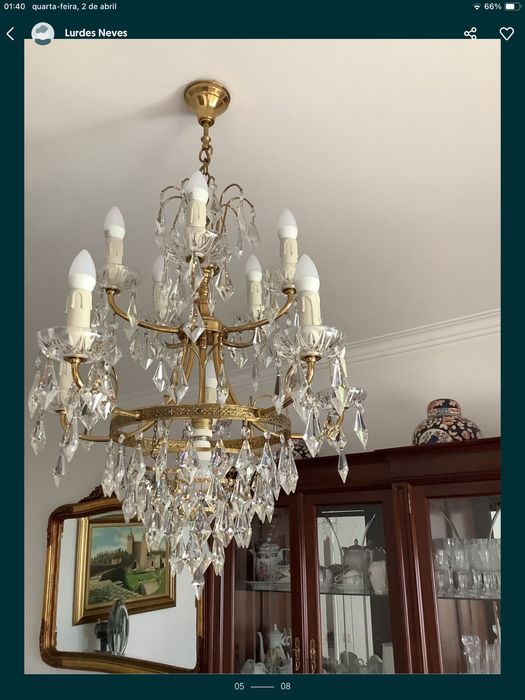 Dois luxuosos candeeiros de cristal e dourado de alta qualidade