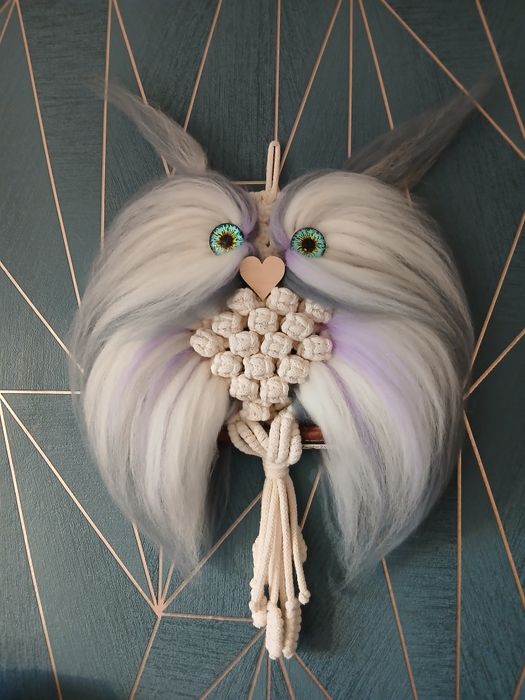 Sowa makramowa z wełny czesankowej