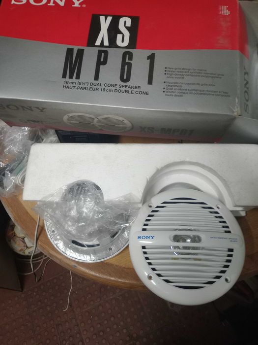 Par de colunas Marítimas SONY XS- MP61 60W,  Rigorosamente novas ainda em cx. Com todas as instruções e proteções.