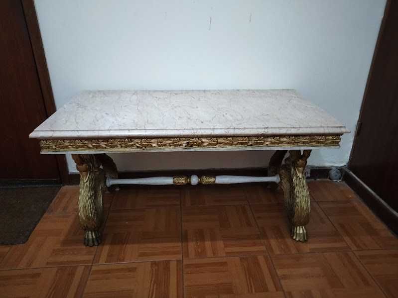 Credencia com tampo em marmore