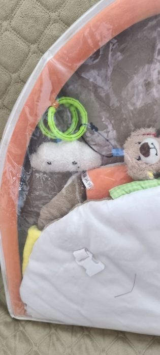 Tapete de atividades para bebés