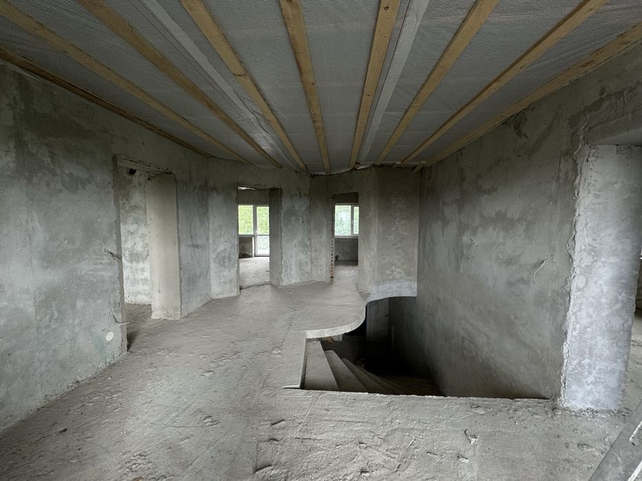 Продається двоповерховий будинок, с. Барвінок, вул. Виноградна!