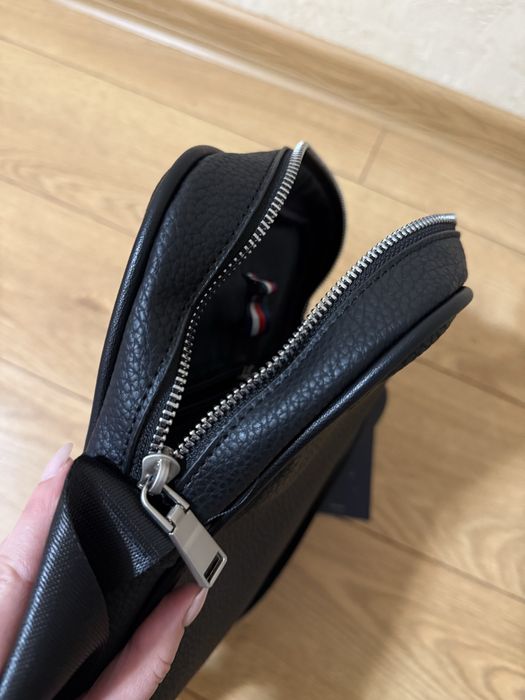 Сумка чоловіча через плече чорна