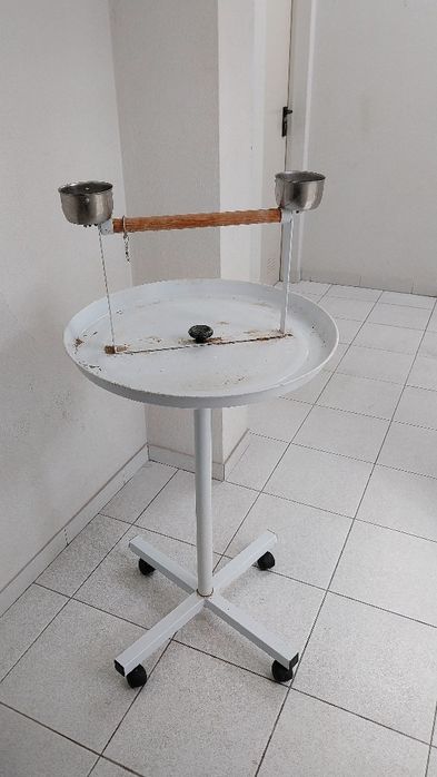 Vendo poleiro por 100 euros negociável