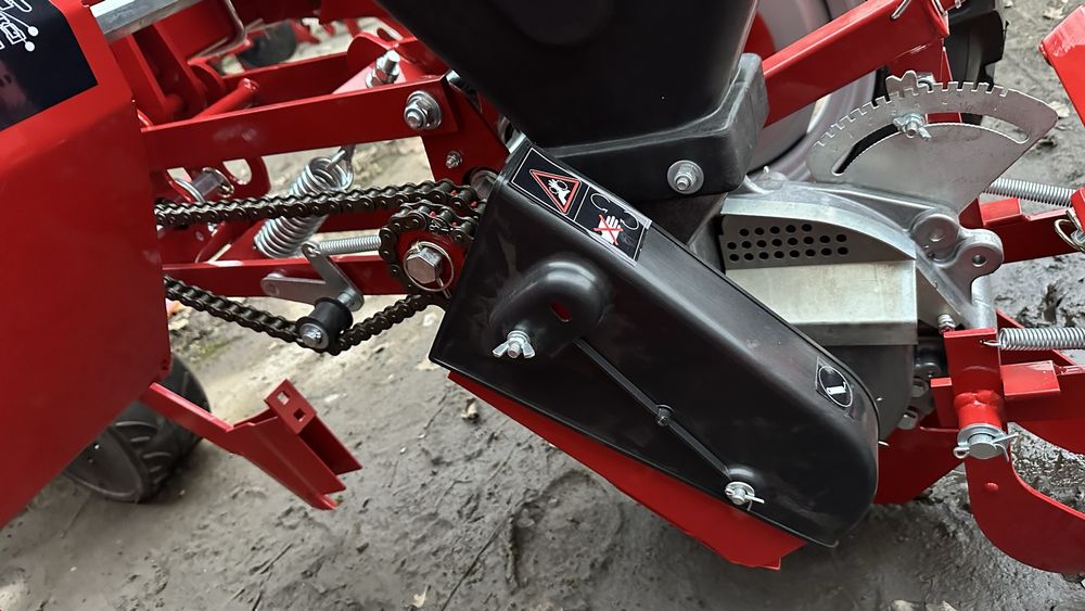 Сівалка універсальна просапна точного висіву УПС-8, УПС-6, УПС-4