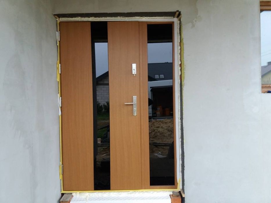 Drzwi zewnętrzne drewniane 8 cm z montazem dzp56