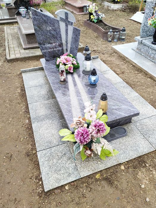 Nagrobek granitowy - włoski projekt