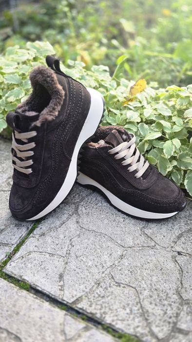 Замшеві зимові кросівки