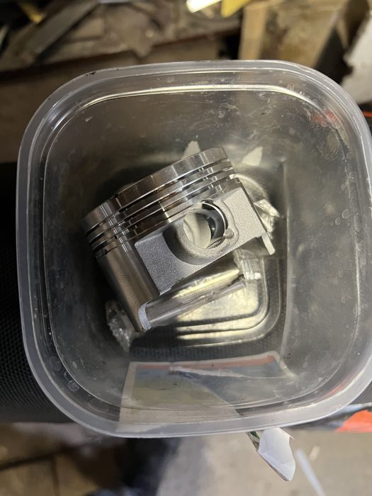 Продам поршневой к-т ф69