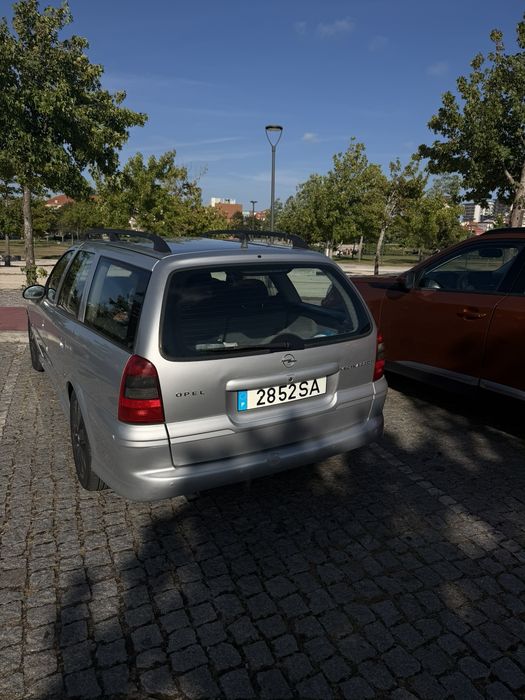 Vendo Opel Vectra B Caravan 2.2 gasóleo ano 2001