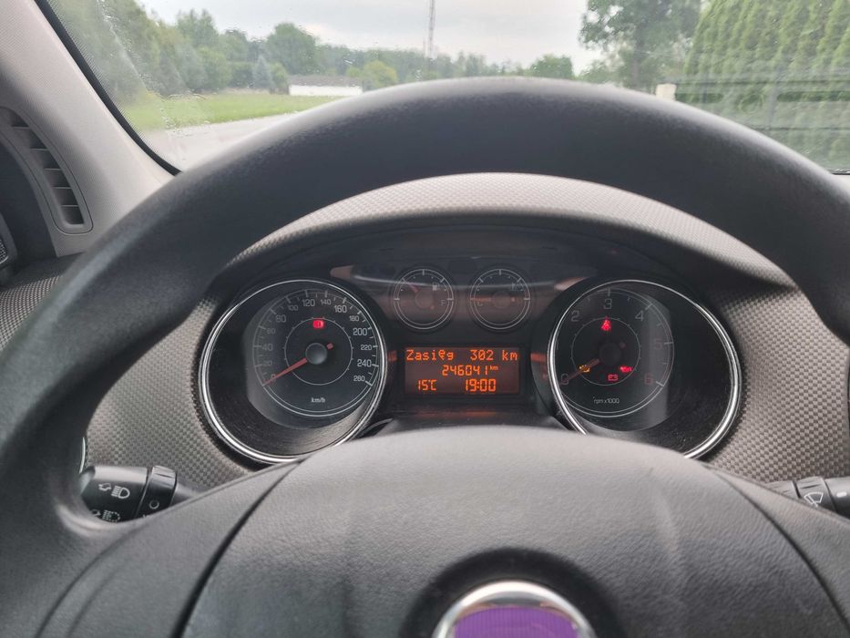 Fiat Bravo II z 2008 roku, silnik 1.9 JTD 120 KM